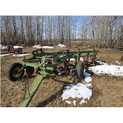 JOHN DEERE 3100 - 6 BOTTOM PLOW
