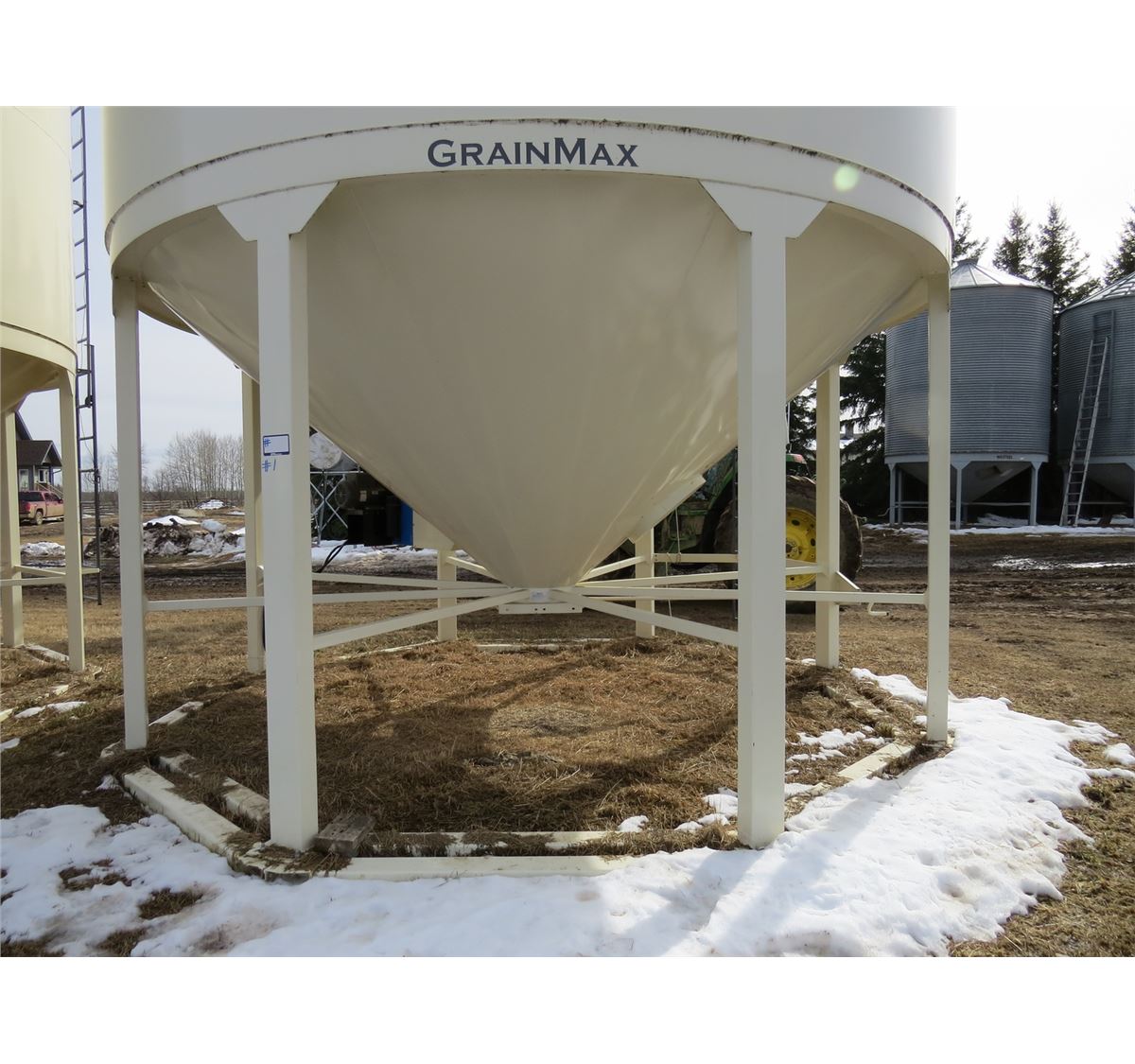 BIN 2 MERIDIAN 4000 BUSHEL GRAIN BIN CHOICE