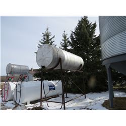 1000 GALLON FUEL TANK C/W STAND