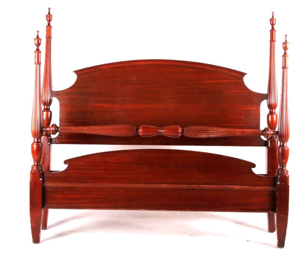 Antique Hickory Mfg. Mahogany Bed This is a solid
