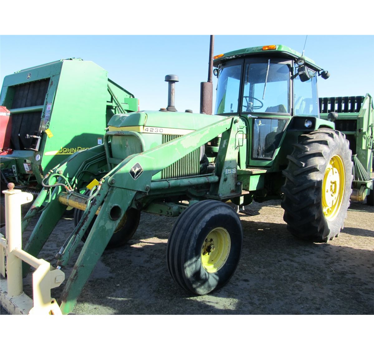 John Deere 4230 Tractor John Deere 4230 Tractor