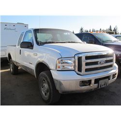 2005 FORD F350 XLT SD TRUCK