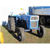 Image 2 : UNIVERSAL U550 SUPER TRACTOR