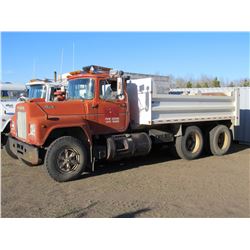 1981 MACK TANDEM AXLE GRAVEL TRUCK