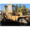 Image 2 : CATERPILLAR TOW MOTOR BHF16 RUBBER TIRE FORK LIFT