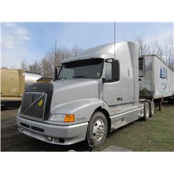 2000 VOLVO HIGHWAY TRACTOR