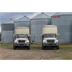 2004 IH 7400 DT530 TANDEM AXLE GRAIN TRUCK