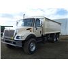 Image 13 : 2002 IH 7400 DT530 TANDEM AXLE GRAIN TRUCK
