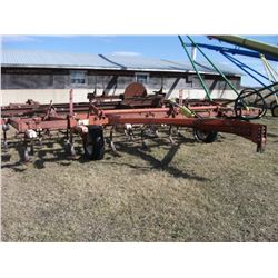 IH 20' FIELD CULTIVATOR WITH MOUNTED HARROWS