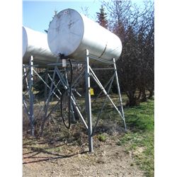 500 GALLON SINGLE COMPARTMENT FUEL TANK & STAND