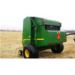 2010 JOHN DEERE 568 ROUND BALER