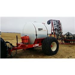 2005 BOURGAULT LFC 2000 - 1600 GALON POLY LIQUID FERTILIZER TANK ON CARRIER