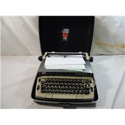 VINTAGE SMITH CORONA ELECTRA 210 TYPEWRITER