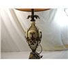 Image 2 : LARGE VINTAGE HOLLYWOOD REGENCY LAMP