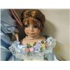 Image 2 : LOT 2 MOTHER & DAUGHTER MATCHING PORCELAIN DOLLS