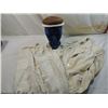 Image 1 : LOT 2 VINTAGE LADIES WHITE SUIT & BROWN HAT