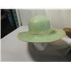 Image 2 : LOT 3 VINTAGE STRAW HATS