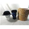 Image 1 : LOT 2 VINTAGE BACK STRAW & VELVET HATS