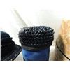 Image 2 : LOT 2 VINTAGE BACK STRAW & VELVET HATS