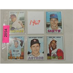 LOT 5 1967 BASEBALL CARDS: HELD, GARDNER, RUIZ, BA