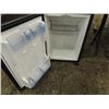 Image 3 : SMALL DOMETIC MINI FRIDGE