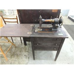 WHITE ROTORY USA SEWING MACHINE & TABLE
