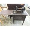 Image 1 : WHITE ROTORY USA SEWING MACHINE & TABLE