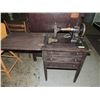 Image 2 : WHITE ROTORY USA SEWING MACHINE & TABLE