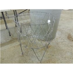 VINTAGE COLLAPSIBLE WIRE LAUNDRY BASKET