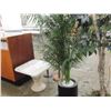 Image 1 : MODERN ARTIFICAL TREE