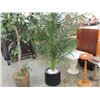 Image 2 : MODERN ARTIFICAL TREE