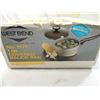 Image 2 : WEST BEND 1 QT. COVERED SAUCE PAN