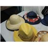 Image 2 : LOT 9 VINTAGE LADIES HATS