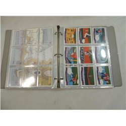BINDER FULL LOONEY TUNES TRADING CARDS