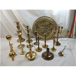 BOX LOT ASSORTED BRASS CANDLESTICKS & PLATE