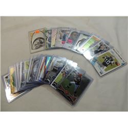 LOT 25 MISC FOOTBALL CARDS ROOKIES PETTIS, BEST, S