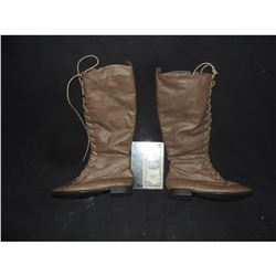 HUNGER GAMES THE KATNISS SCREEN WORN BOOTS