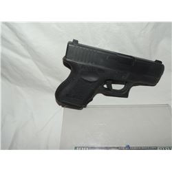 AVENGERS CAPTAIN AMERICA THE WINTER SOLDIER AGE OF ULTRON BLACK WIDOW SCREEN USED GUN 1