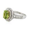 Image 2 : 14KT White and Yellow Gold 1.67 ctw Peridot and Diamond Ring