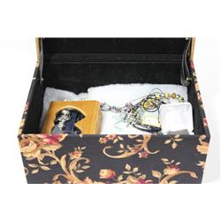LAYERED JEWELLERY BOX WITH ASSORTED JEWELLEREY