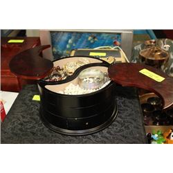 ROUND JEWELLERY BOX WITH CONTENTS