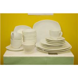 NEW 20 PC BONE CHINA DINNER SET X5