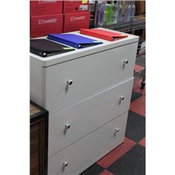 SHOWHOME 3 DRAWER WHITE DRESSER  38.5x15.5x40T