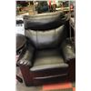 Image 1 : BLACK LEATHERETTE ELECTRIC RECLINING CHAIR
