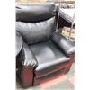 Image 2 : BLACK LEATHERETTE ELECTRIC RECLINING CHAIR