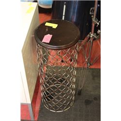 METAL PLANT STAND