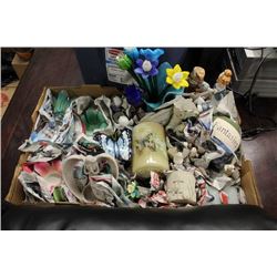 TRAY OF CLASSIC AND COLLECTIBLE GLASSWARE