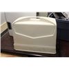 Image 1 : SEWING MACHINE IN CASE