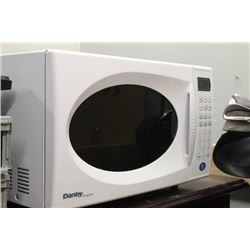 DANBY COMPACT MICROWAVE, WHITE