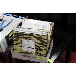 PAIR OF NEW SHEET SSETS, QUEEN ANIMAL PRINTS